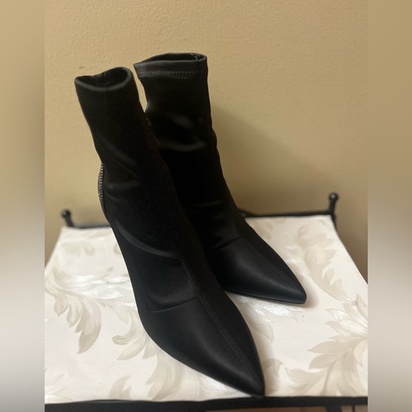 🆕. Elegant Black Studded Stiletto Ankle Boots 7.5 NWT - Picture 9 of 9
